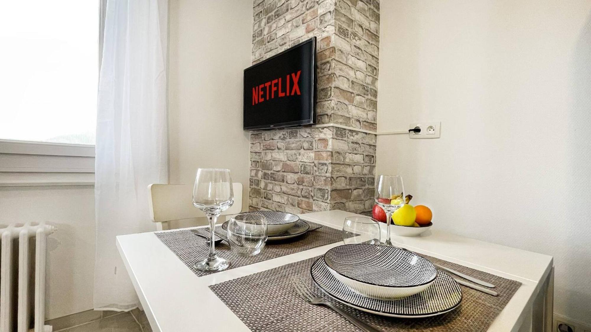 Homey Keola - Parking Prive Gratuit - Aux Portes De Geneve - Au Pied Du Tram - Appartement Avec 1 Chambre Et Un Grand Salon Avec Un Canape-Lit Ambilly Exteriér fotografie