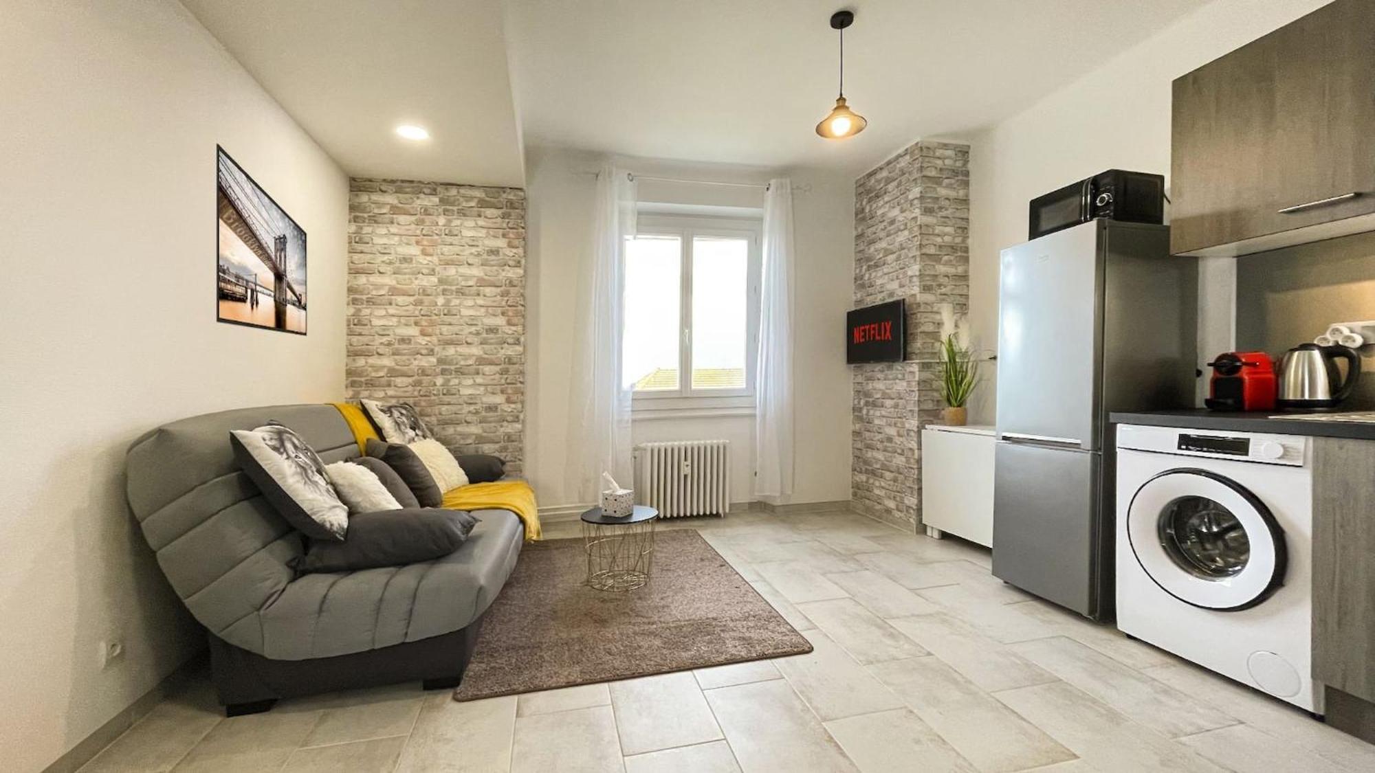 Homey Keola - Parking Prive Gratuit - Aux Portes De Geneve - Au Pied Du Tram - Appartement Avec 1 Chambre Et Un Grand Salon Avec Un Canape-Lit Ambilly Exteriér fotografie